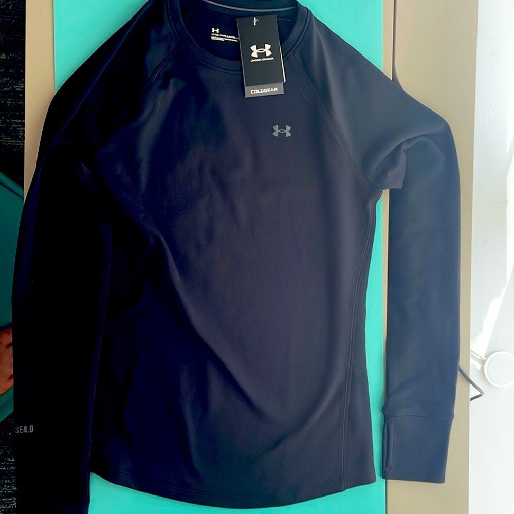 Black UA cold gear top NWT